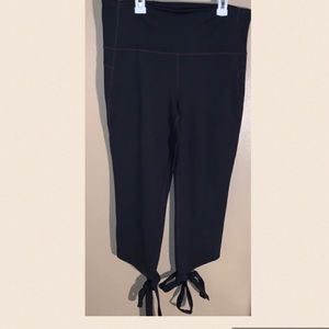 GAPFIT women’s black cropped leggy size L